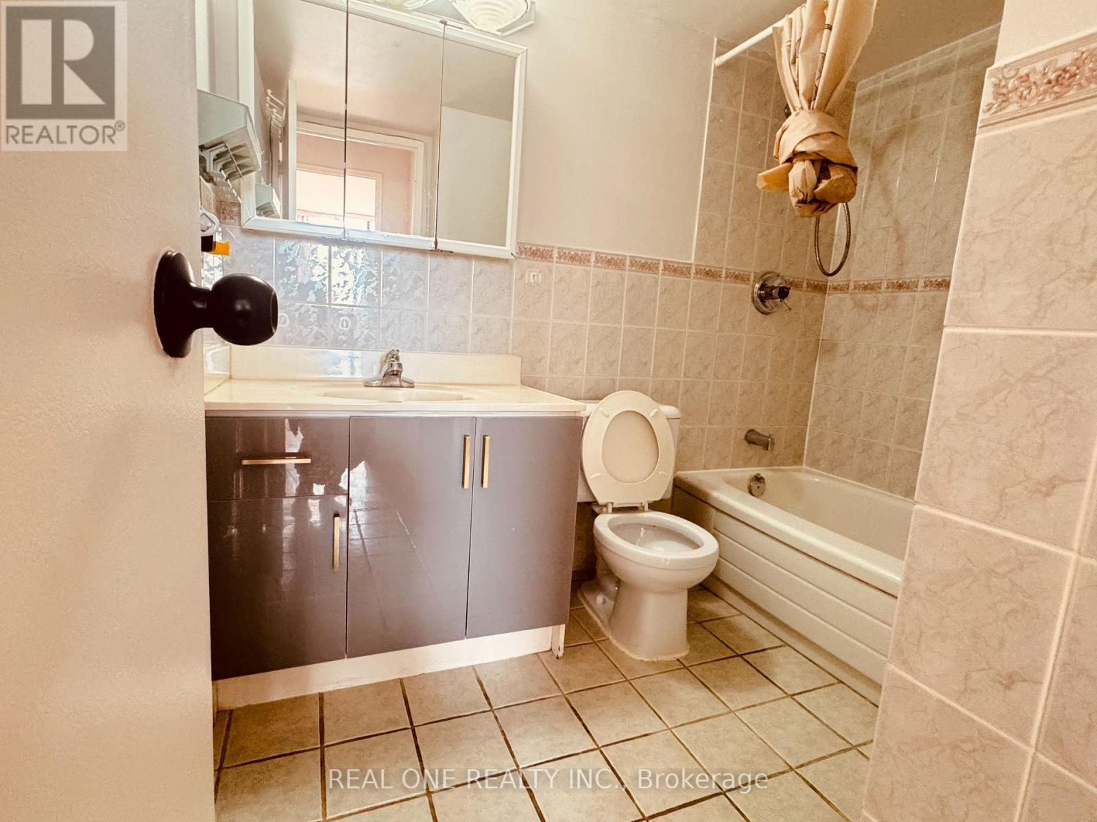 1723 - 75 Bamburgh Circle, Toronto, Ontario  M1W 3W1 - Photo 14 - E13186360