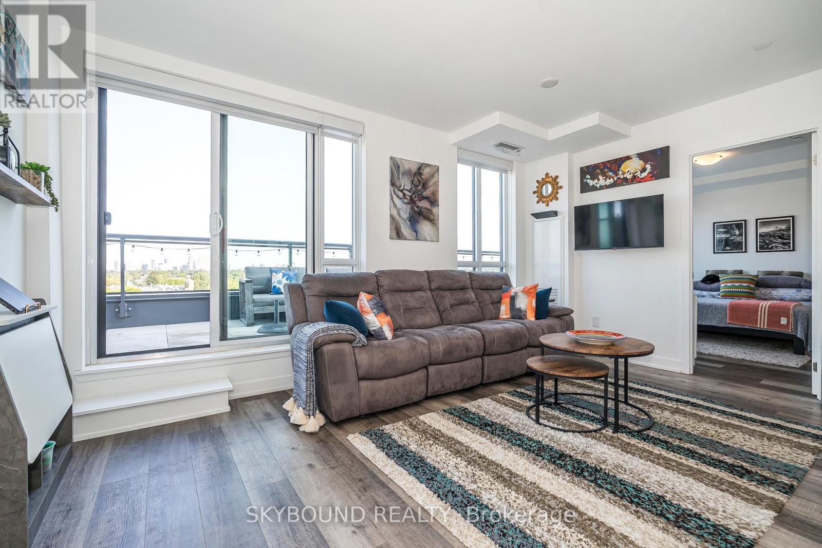 # 805 - 630 Greenwood Avenue, Toronto, Ontario  M4J 0A8 - Photo 4 - E13186580