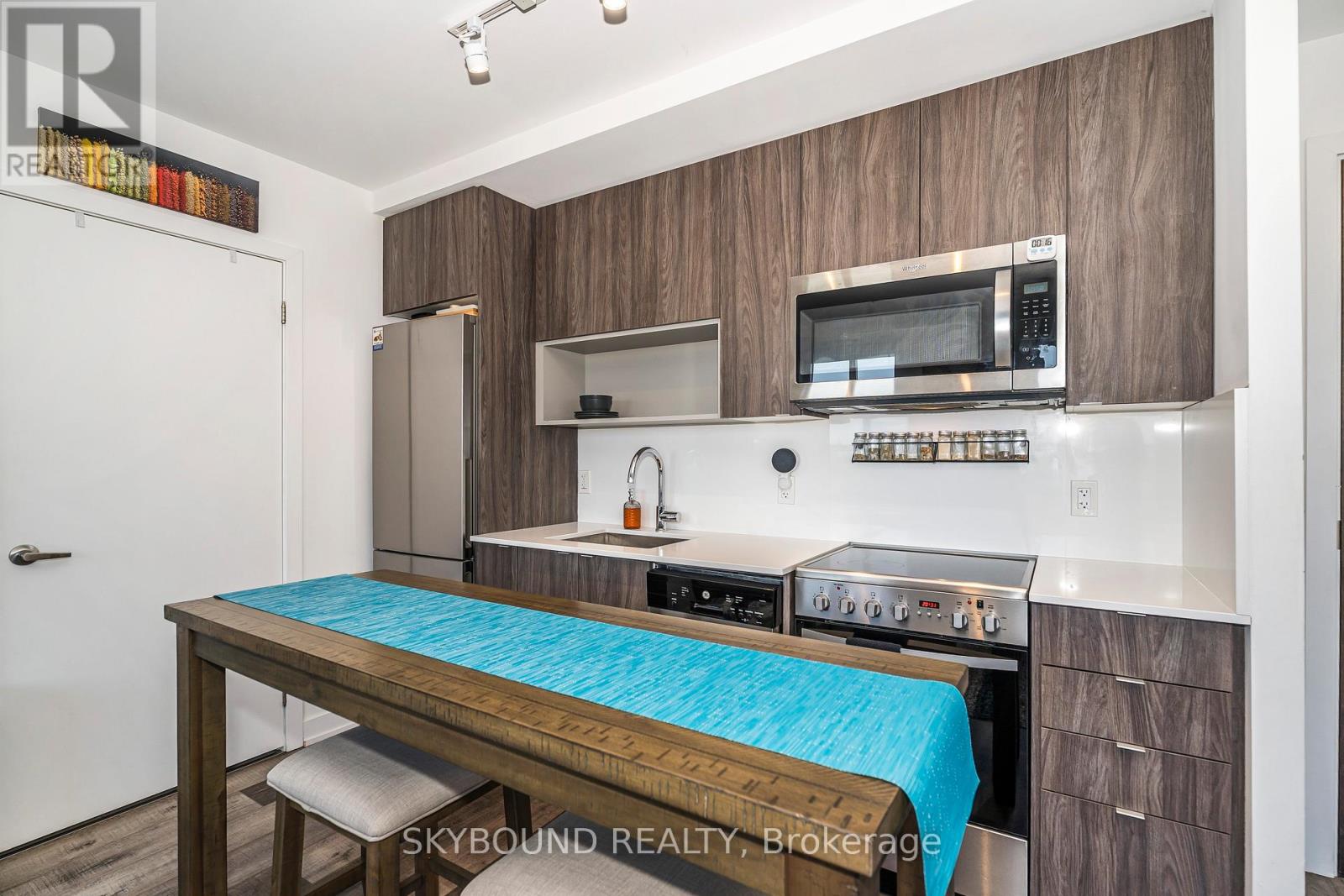 # 805 - 630 Greenwood Avenue, Toronto, Ontario  M4J 0A8 - Photo 6 - E13186580
