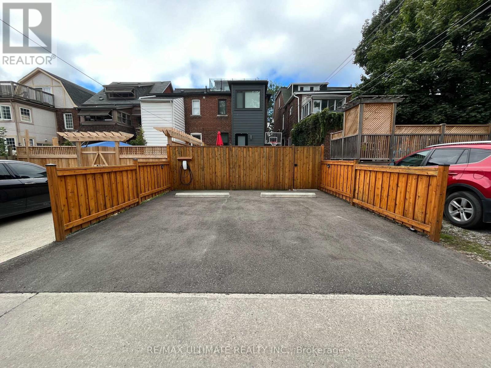 Main - 29 Brookmount Road, Toronto, Ontario  M4L 3M9 - Photo 3 - E13186676
