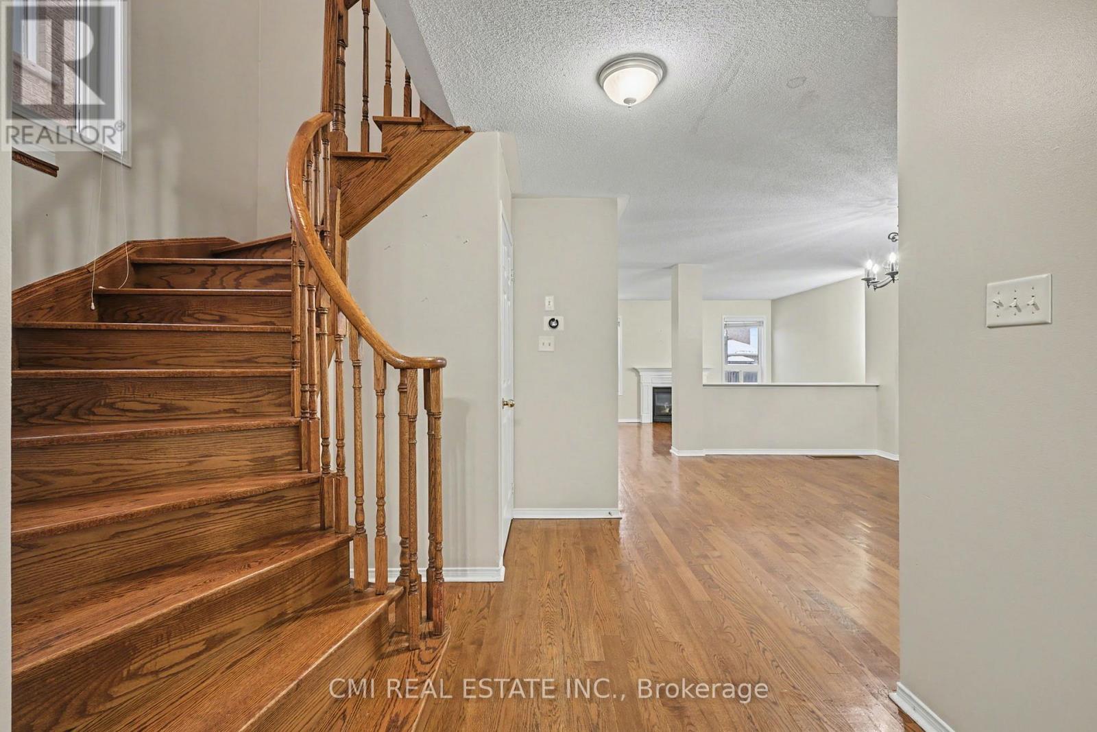 57 Oceanpearl Crescent, Whitby, Ontario  L1N 0C6 - Photo 3 - E13187044