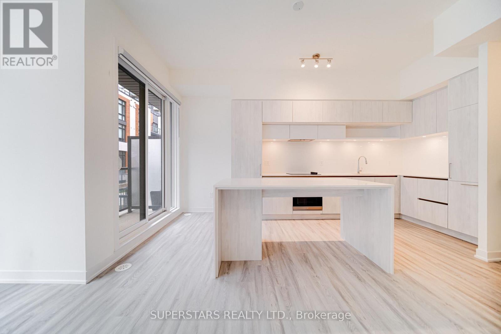 1005 - 14 David Eyer Road, Richmond Hill, Ontario  L4S 0N2 - Photo 2 - N13186420