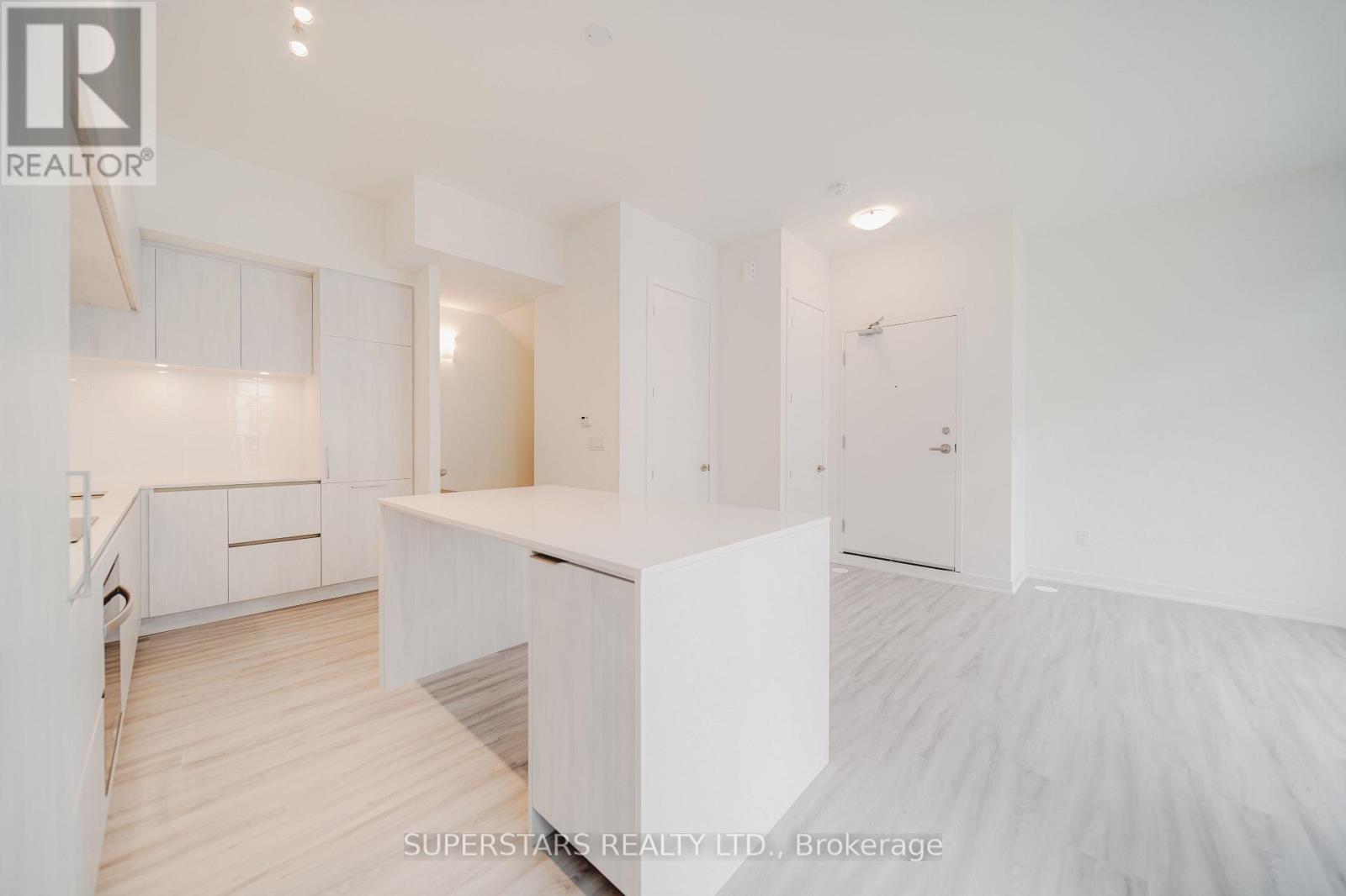 1005 - 14 David Eyer Road, Richmond Hill, Ontario  L4S 0N2 - Photo 3 - N13186420