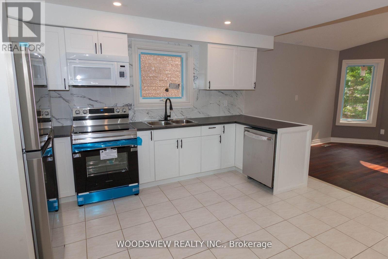 52 Rush Road, Aurora, Ontario  L4G 7G5 - Photo 2 - N13187138