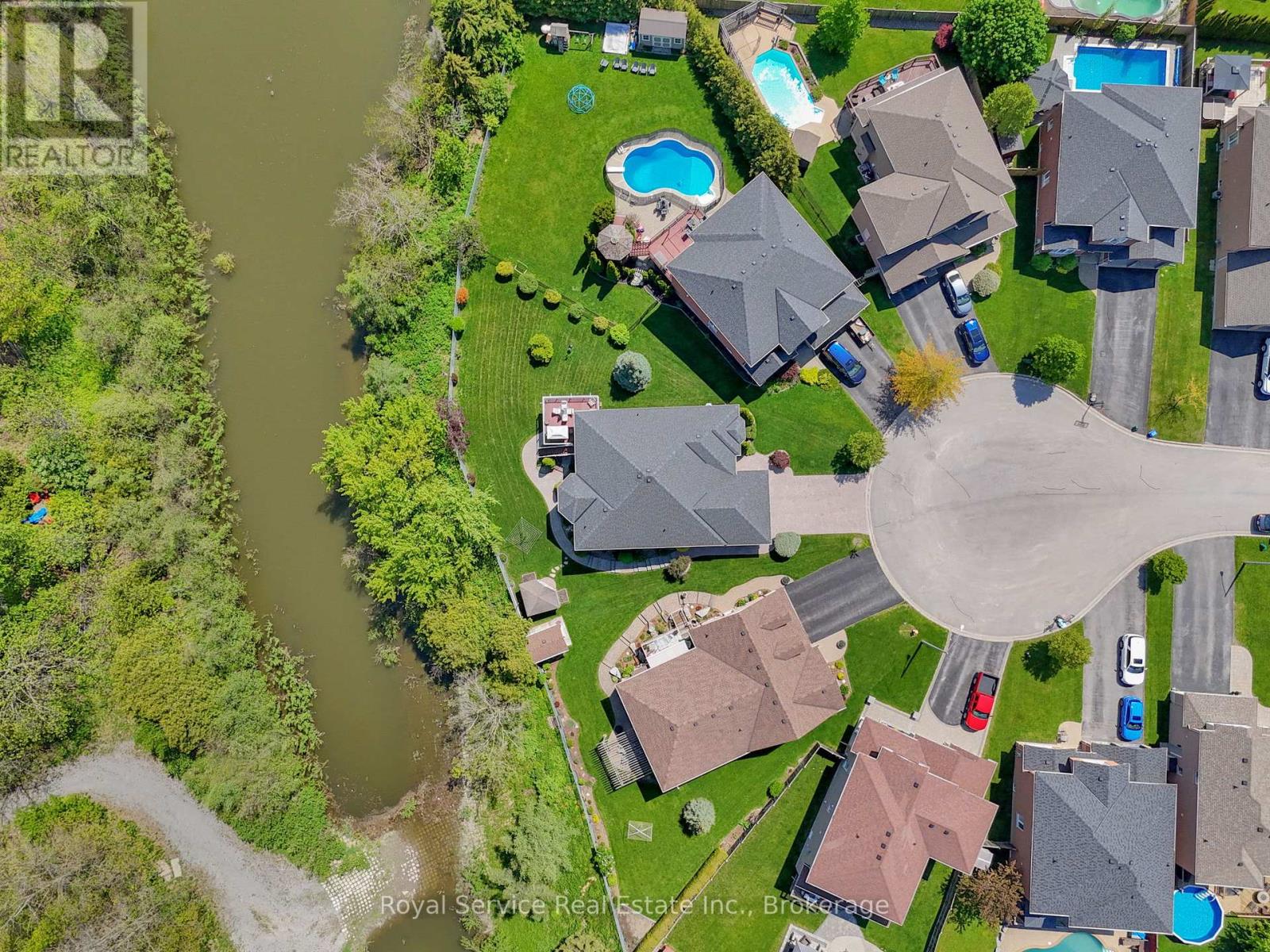 18 Dolan Court, Clarington, Ontario  L1C 5P7 - Photo 3 - E13187320