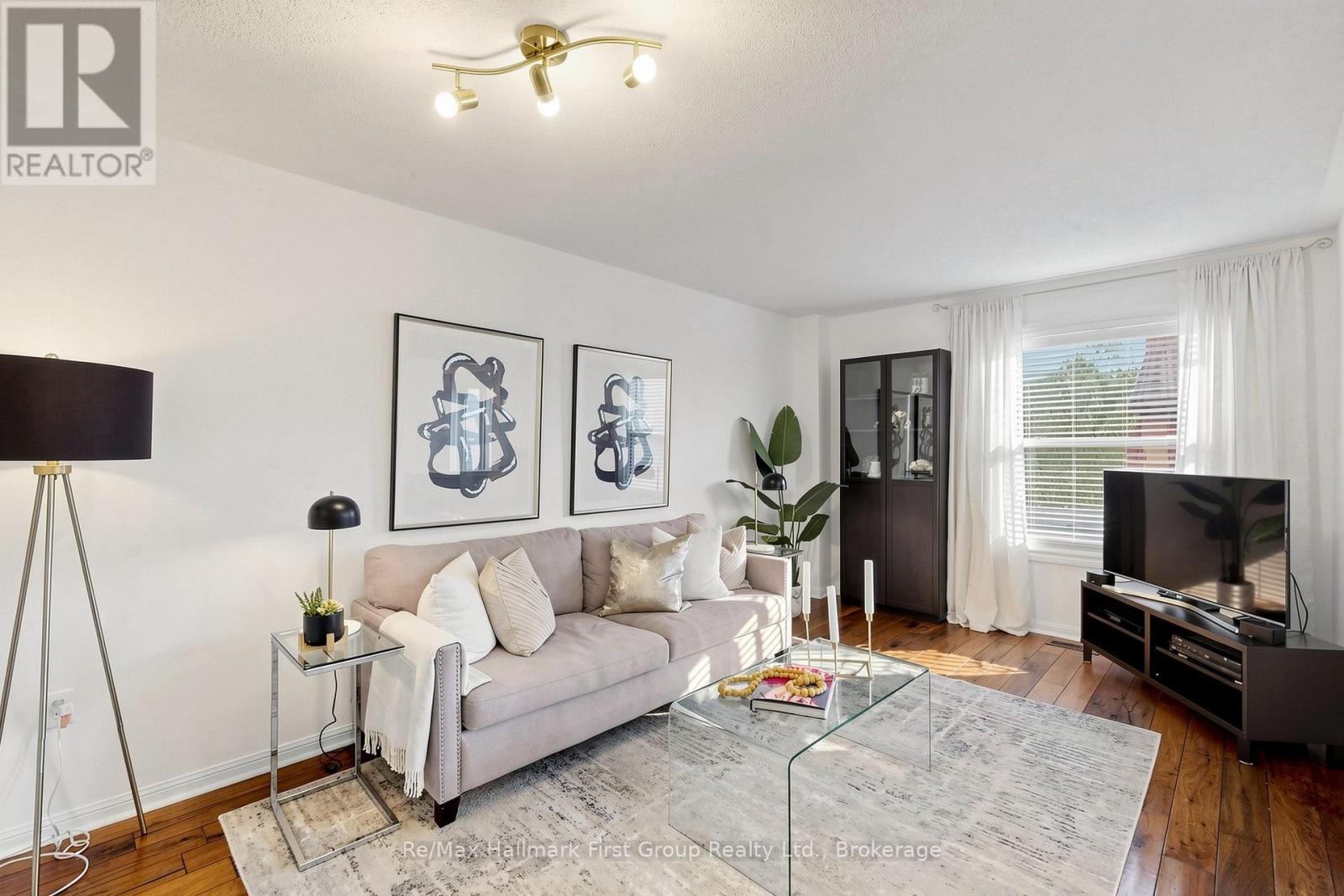 27 Robideau Place, Whitby, Ontario  L1R 3G6 - Photo 5 - E13188252