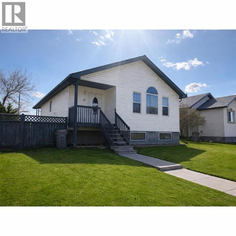 22 Kreiner Crescent, Whitecourt, Alberta  T7S 1X5 - Photo 1 - A2293087