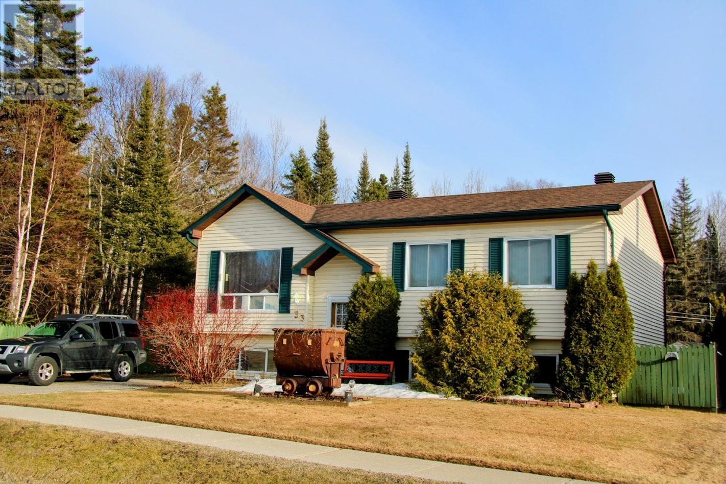 33 Radisson CRES, Marathon, Ontario