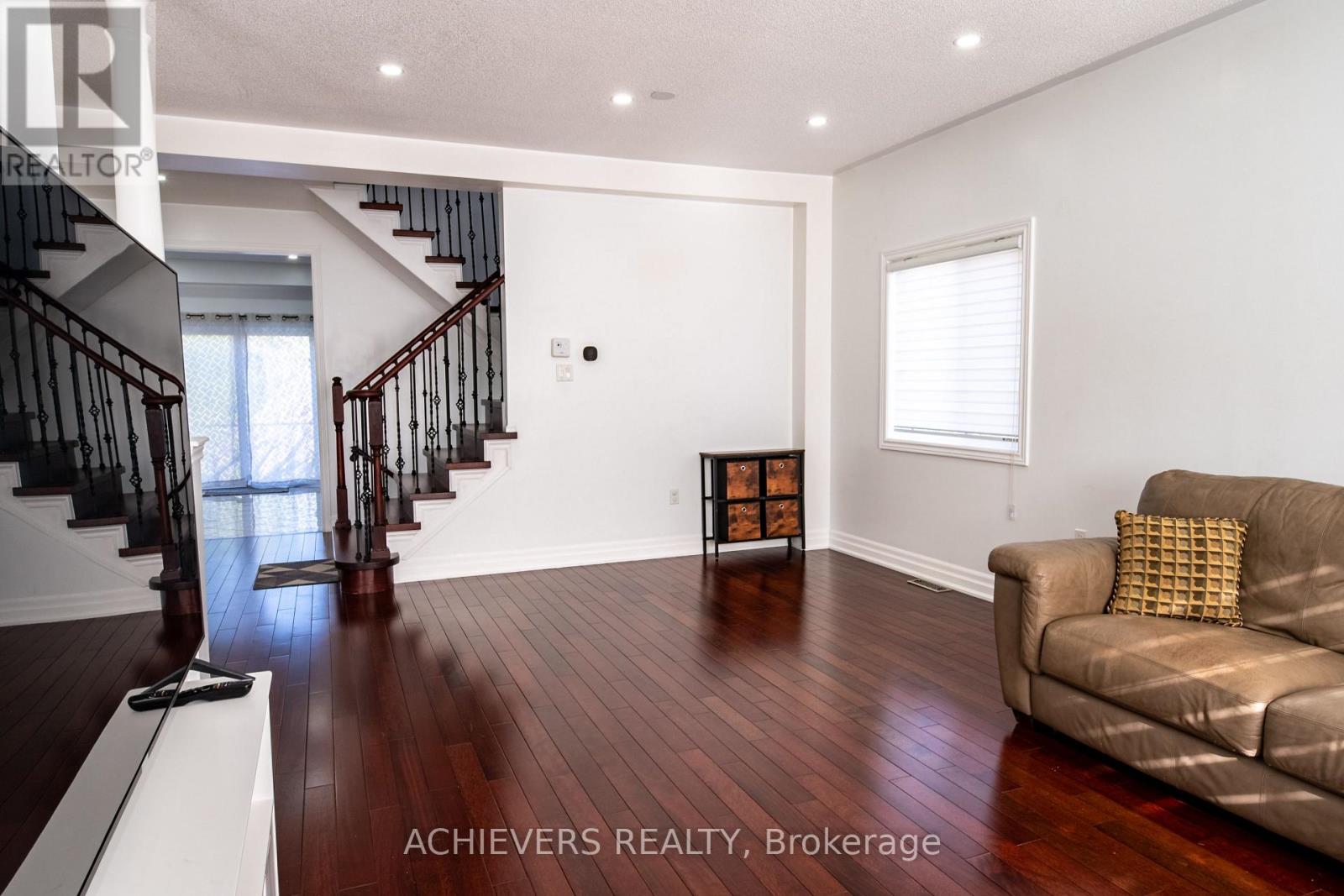 19 Thrushwood Drive, Barrie, Ontario  L4N 0Z1 - Photo 11 - S13136636