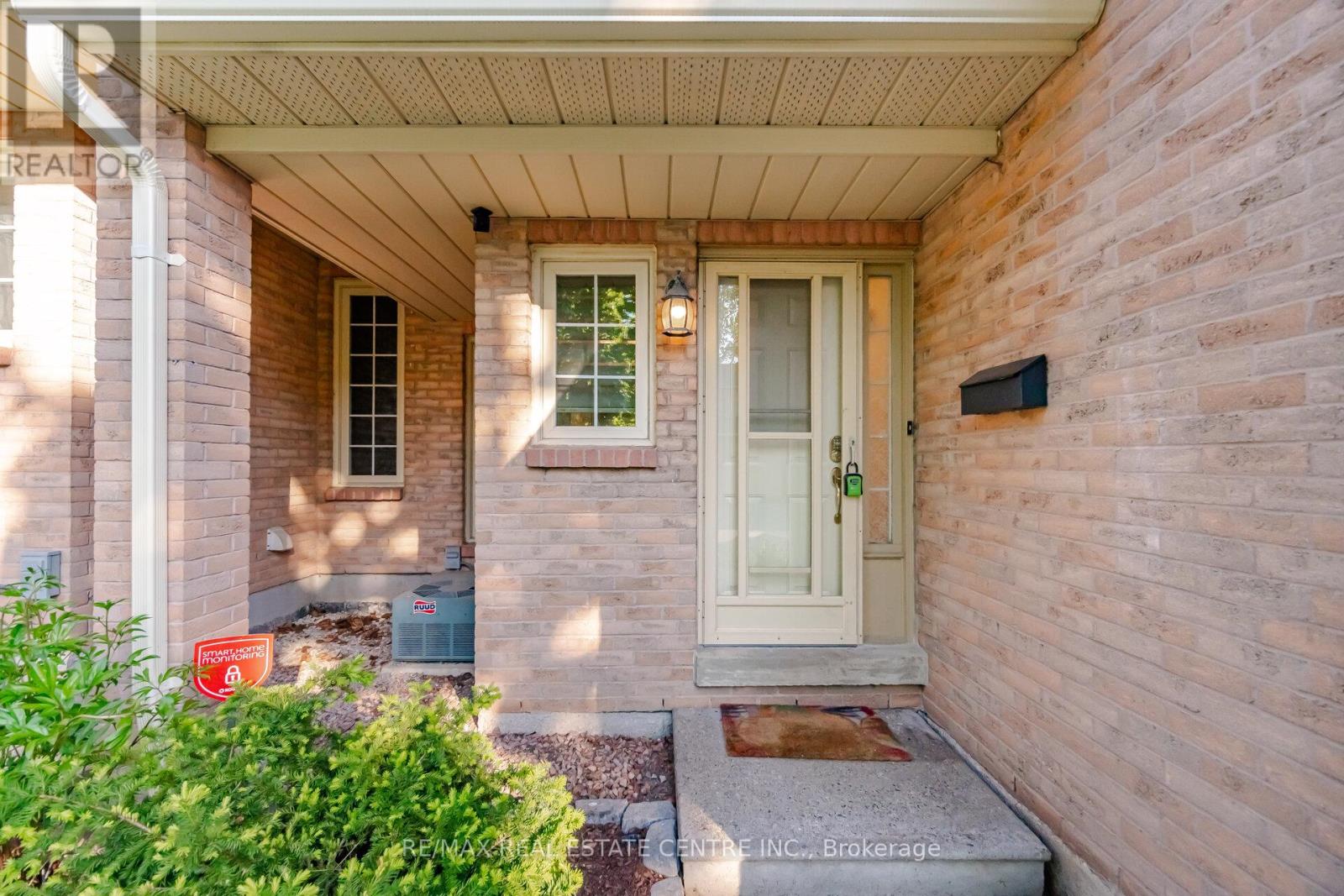 37 - 35 Ceremonial Drive, Mississauga, Ontario  L5R 3G6 - Photo 4 - W13186278