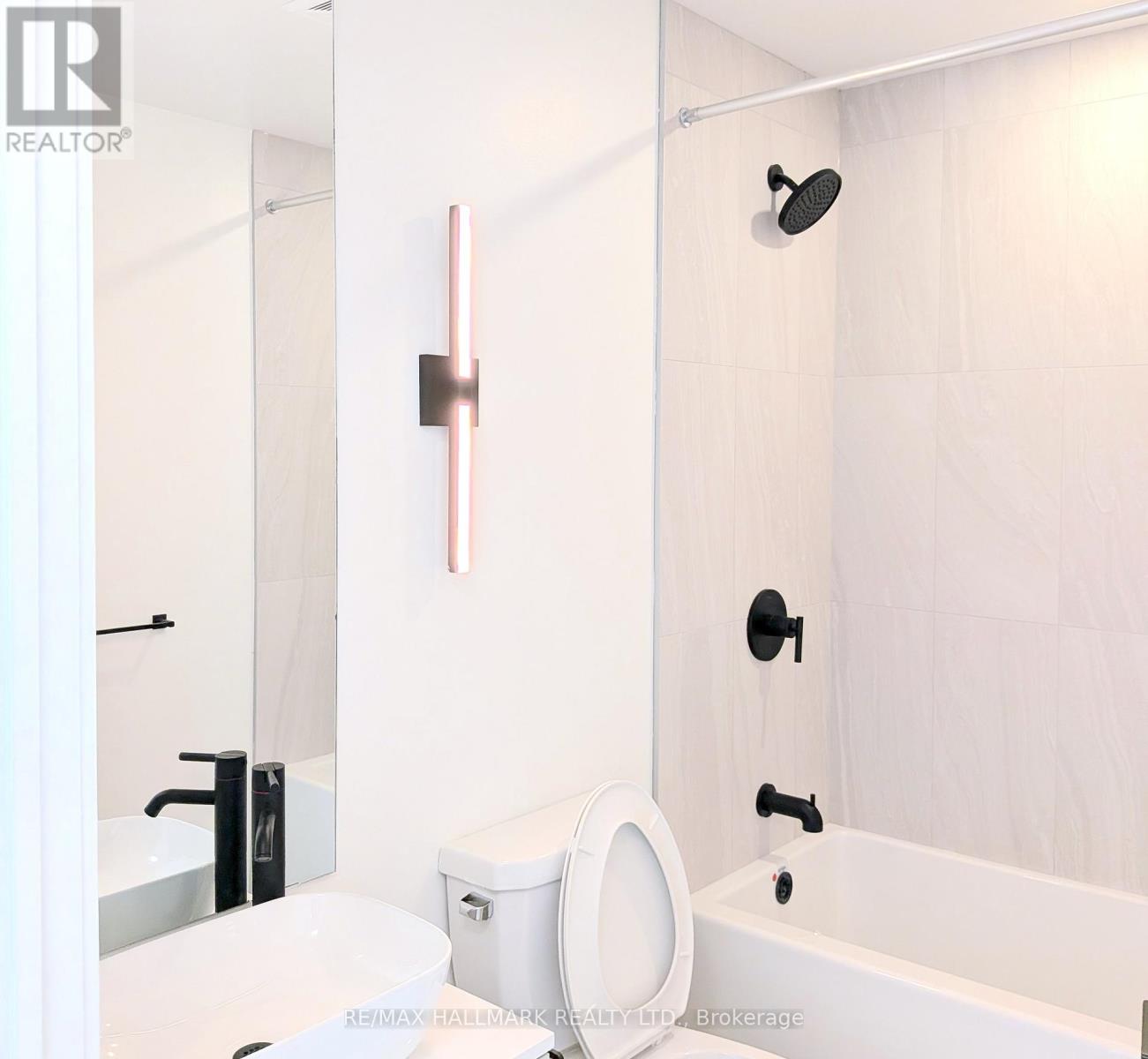 529 - 1185 Dupont Street, Toronto, Ontario  M6H 0G5 - Photo 3 - W13186342