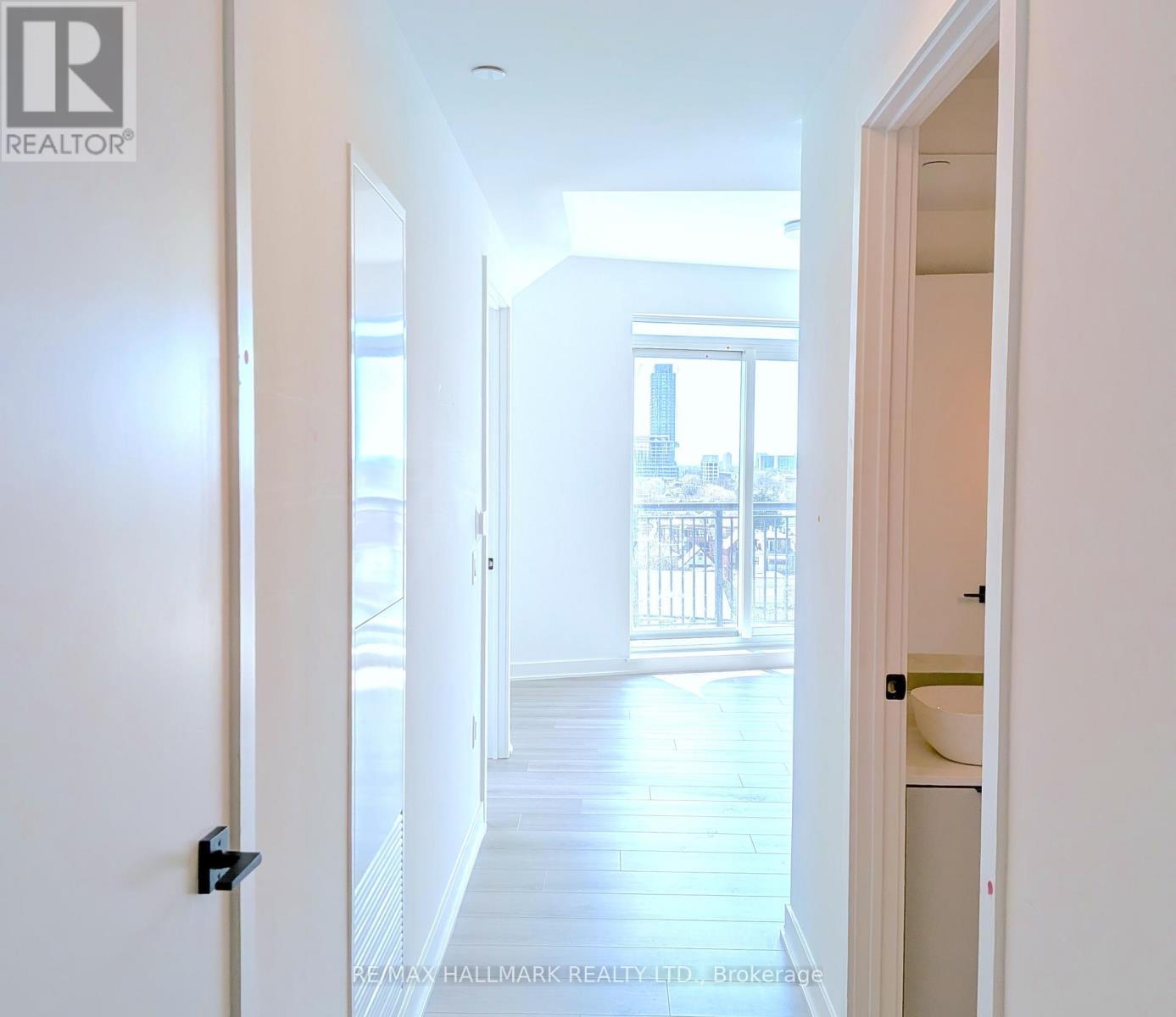 529 - 1185 Dupont Street, Toronto, Ontario  M6H 0G5 - Photo 5 - W13186342
