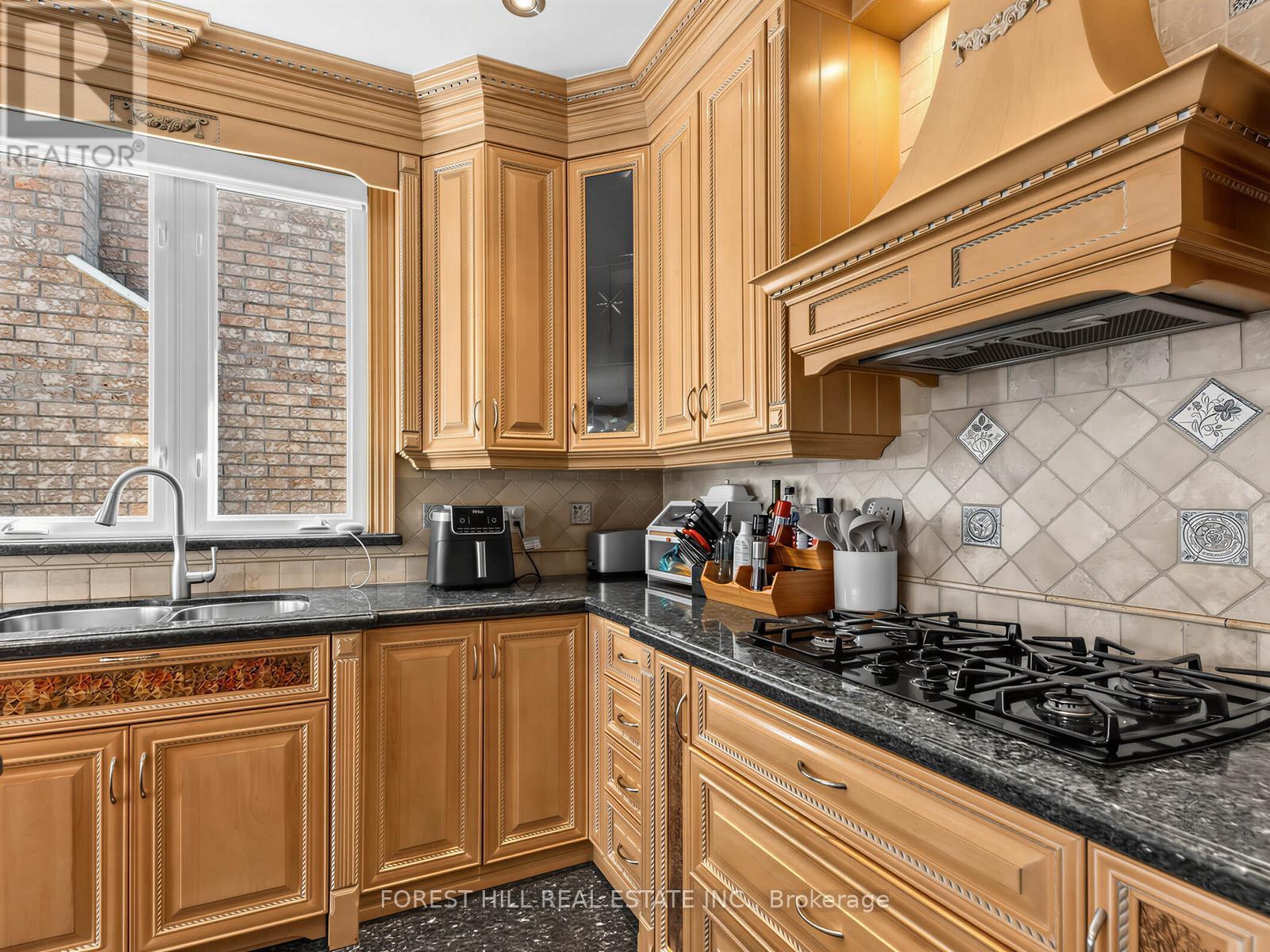 1208 Glencairn Avenue, Toronto, Ontario  M6B 2B5 - Photo 13 - W13186488
