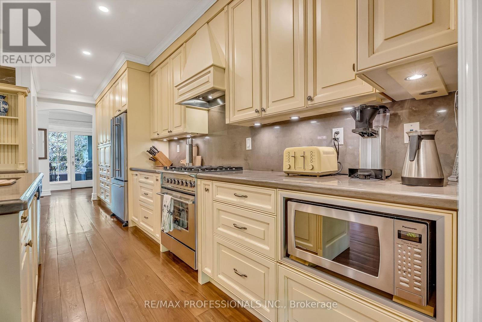 8 Wendigo Way, Toronto, Ontario  M6S 2T9 - Photo 13 - W13186608