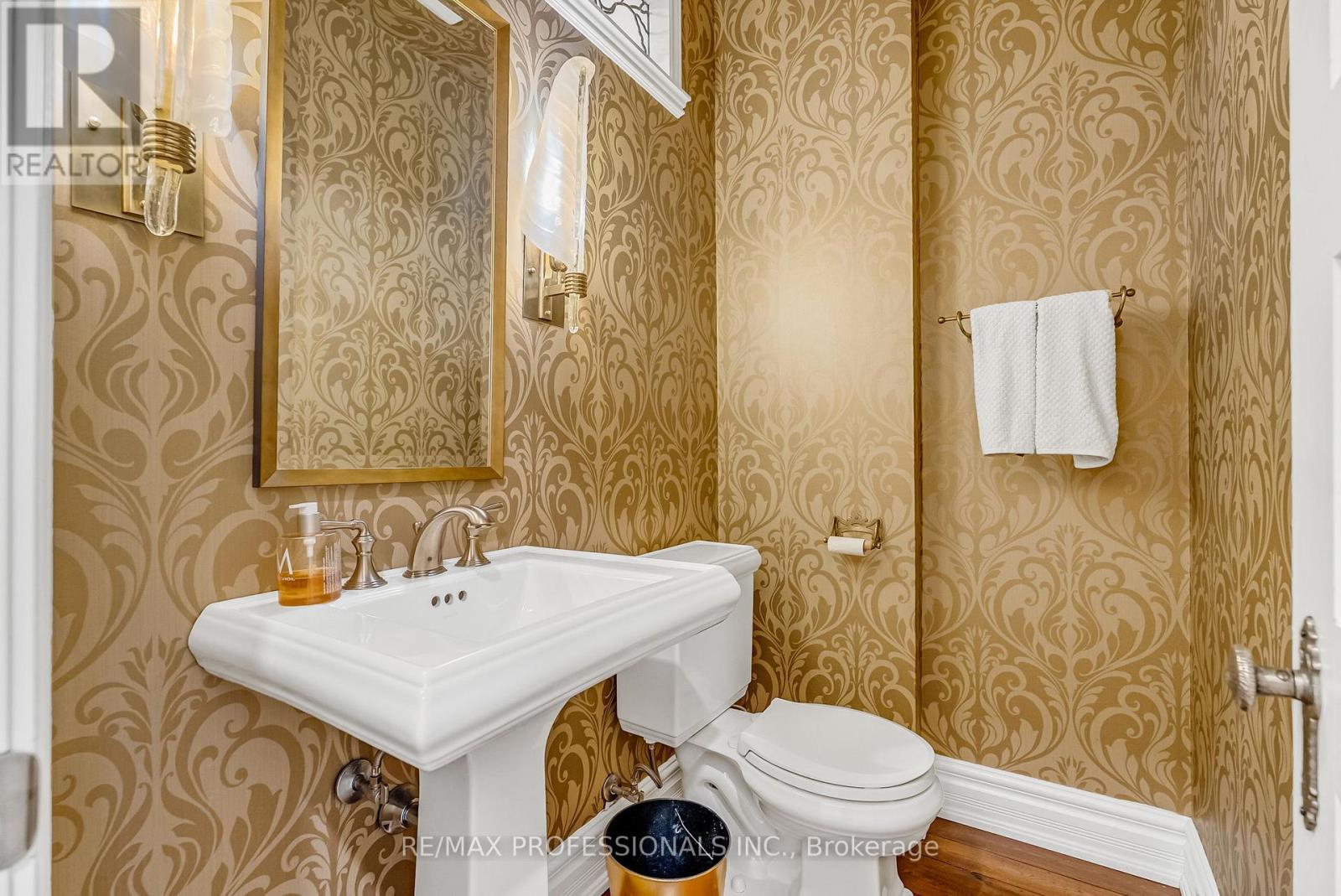 8 Wendigo Way, Toronto, Ontario  M6S 2T9 - Photo 14 - W13186608