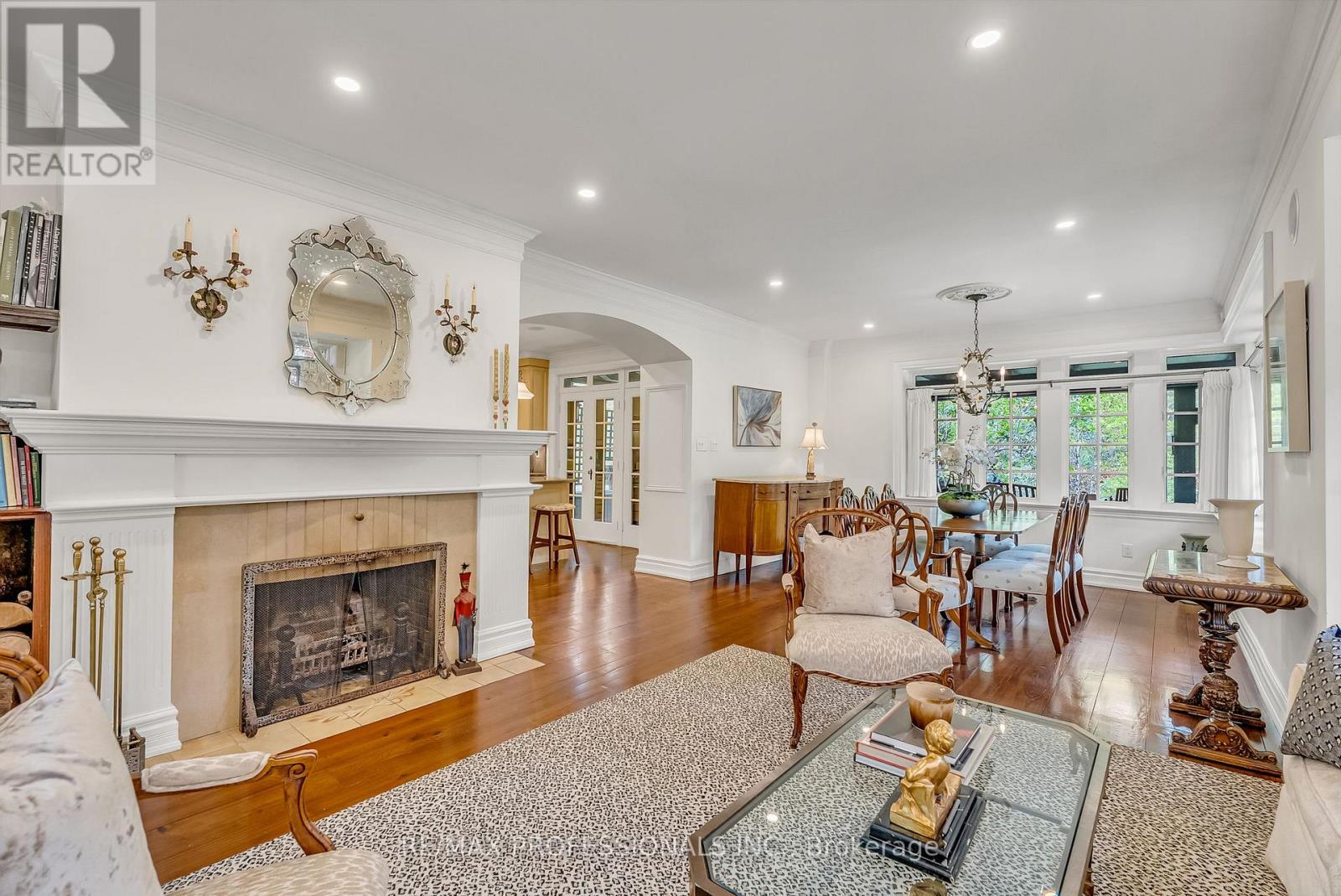 8 Wendigo Way, Toronto, Ontario  M6S 2T9 - Photo 7 - W13186608