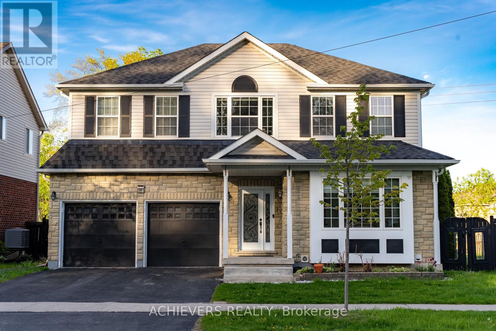 19 THRUSHWOOD DRIVE, Barrie, Ontario