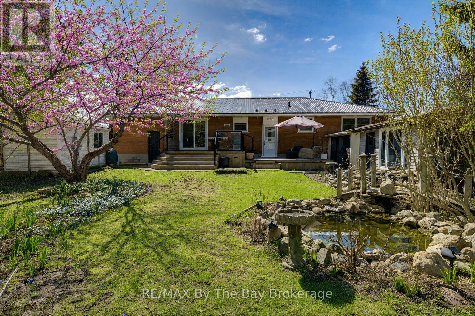 31 SAUNDERS STREET, Collingwood, Ontario