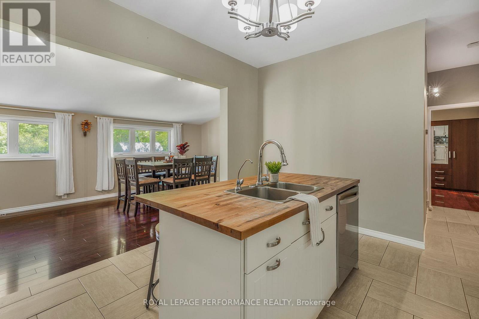 8872 Mitch Owens Road, Ottawa, Ontario K0A 1V0 - Photo 10 - X13189466