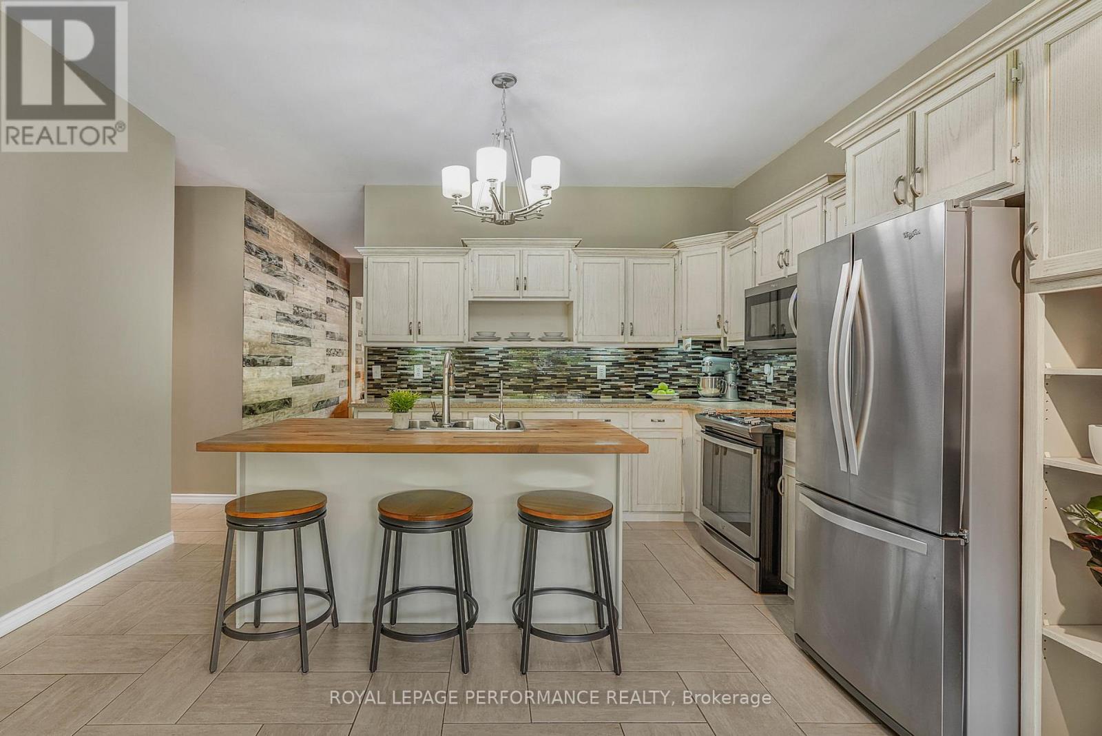 8872 Mitch Owens Road, Ottawa, Ontario K0A 1V0 - Photo 8 - X13189466