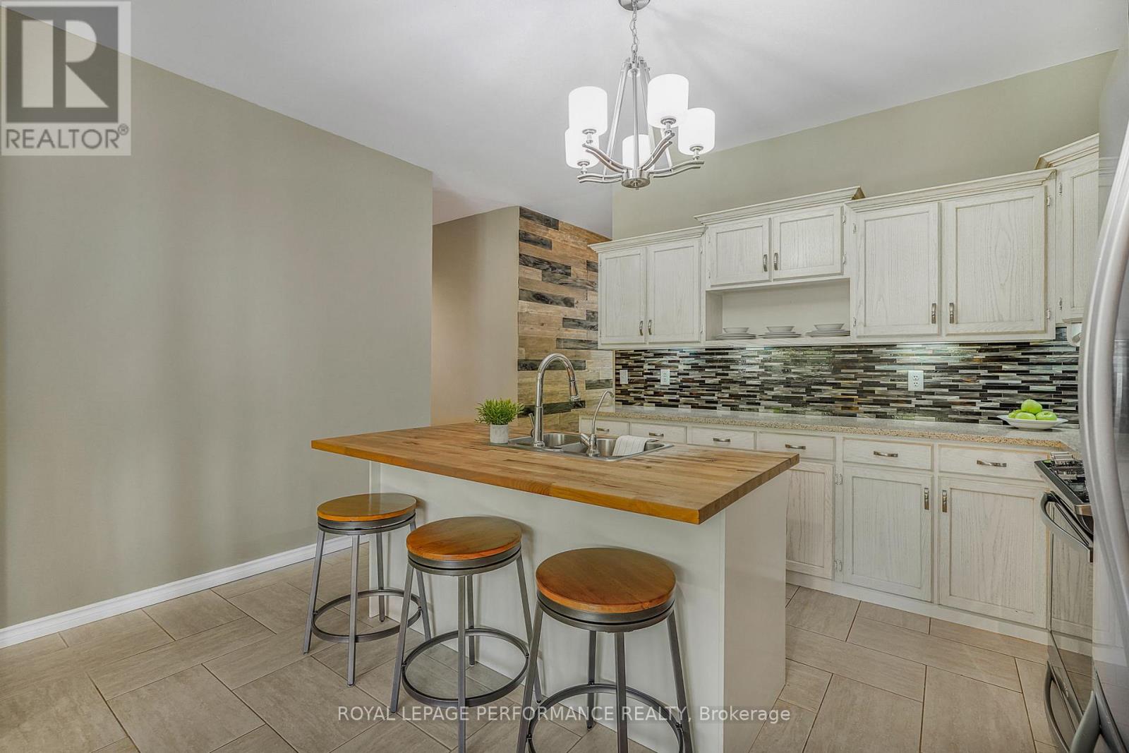 8872 Mitch Owens Road, Ottawa, Ontario K0A 1V0 - Photo 9 - X13189466