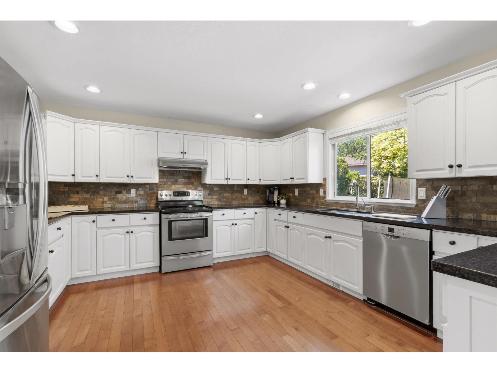 17139 102a Avenue, Surrey, British Columbia  V4N 3L2 - Photo 12 - R3128447