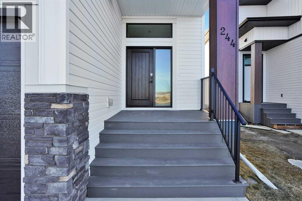 244 Emerald Drive, Red Deer, Alberta  T4E 1A6 - Photo 2 - A2287943