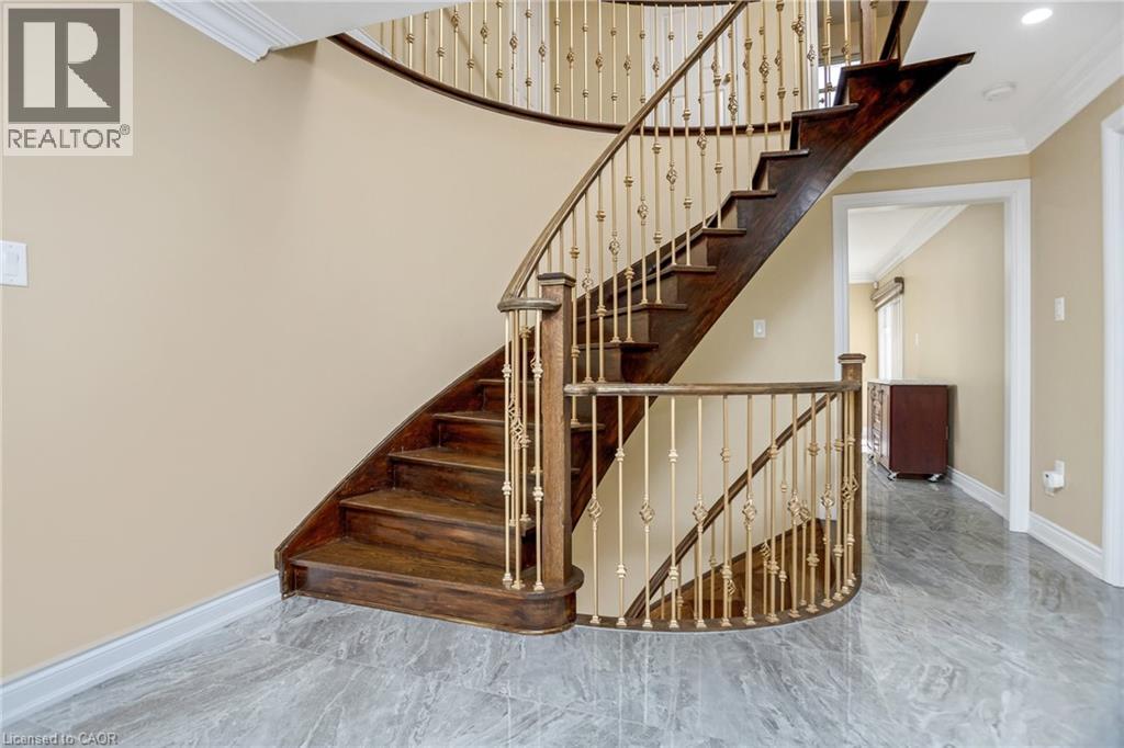 2235 Grenville Drive, Oakville, Ontario  L6H 4W7 - Photo 2 - 40833992
