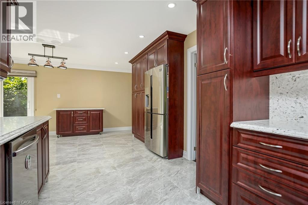 2235 Grenville Drive, Oakville, Ontario  L6H 4W7 - Photo 6 - 40833992