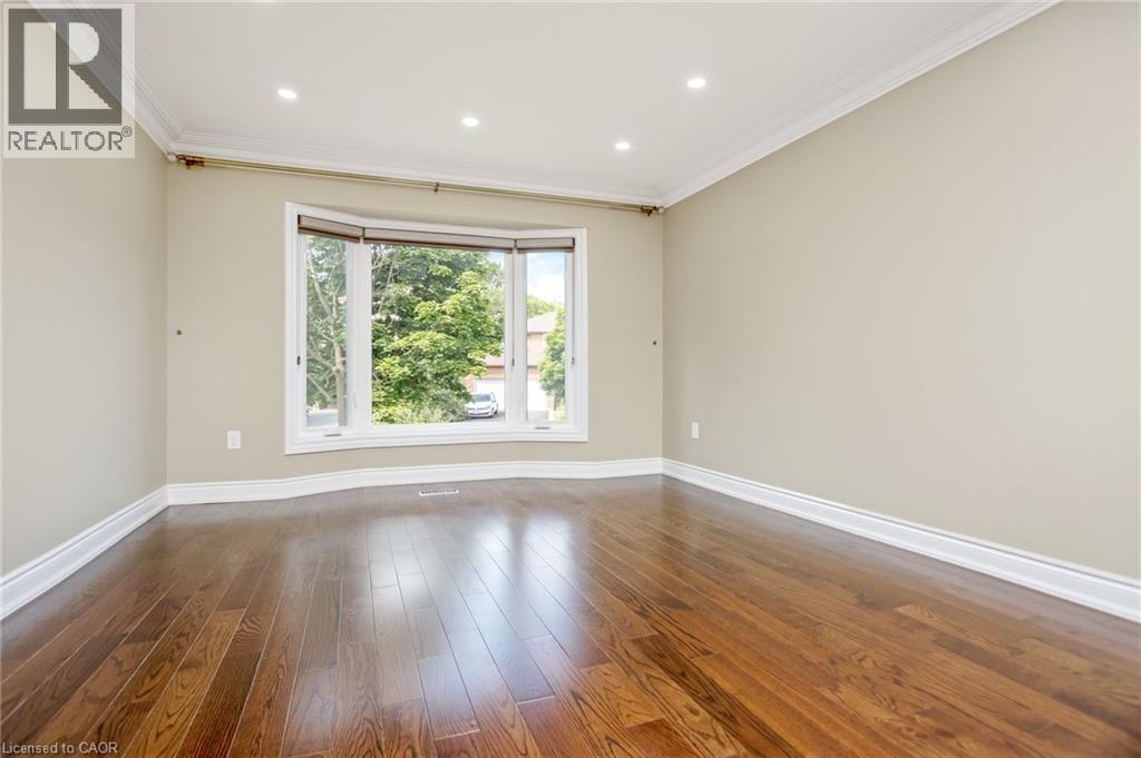 2235 Grenville Drive, Oakville, Ontario  L6H 4W7 - Photo 9 - 40833992