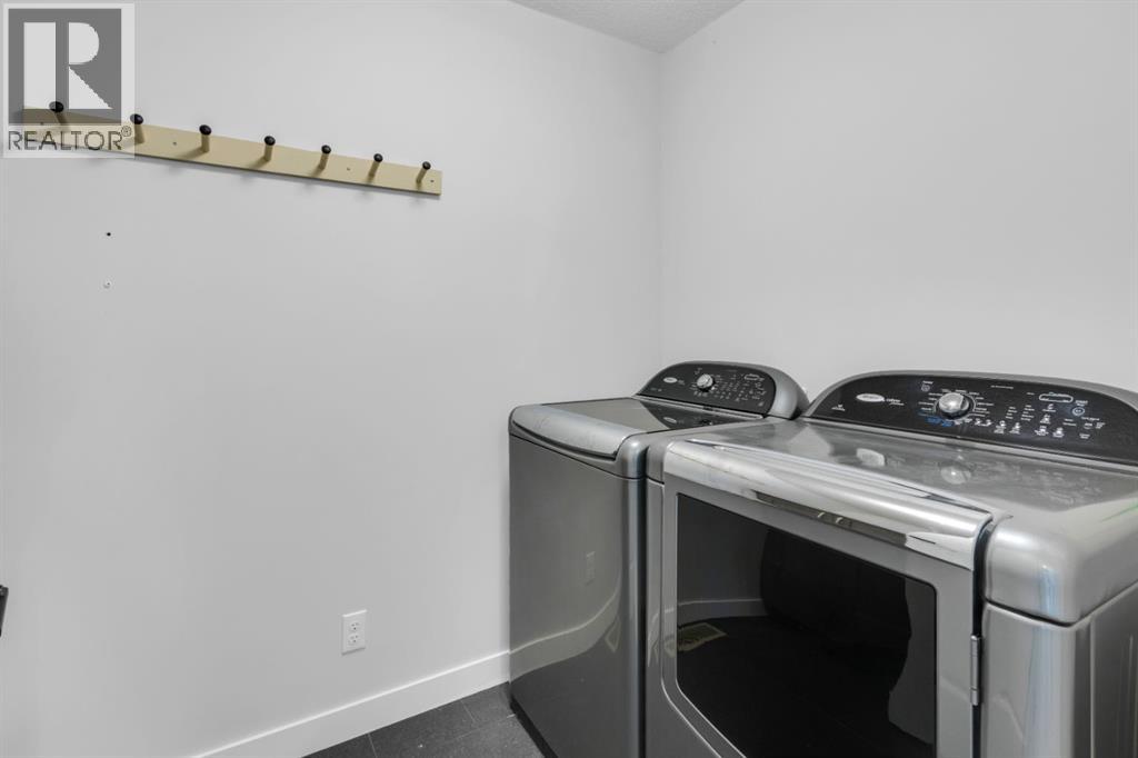 68 Westland Crescent SW, Calgary, Alberta  T3H 0W1 - Photo 31 - A2306302