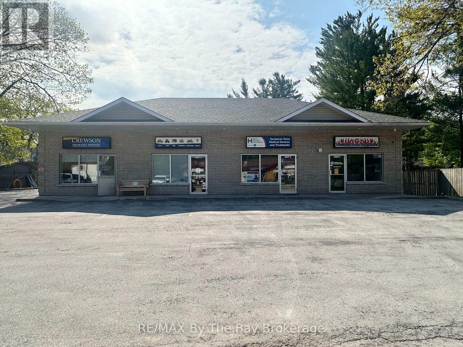 1423 Mosley Street, Wasaga Beach, Ontario  L9Z 2C3 - Photo 1 - S13189666