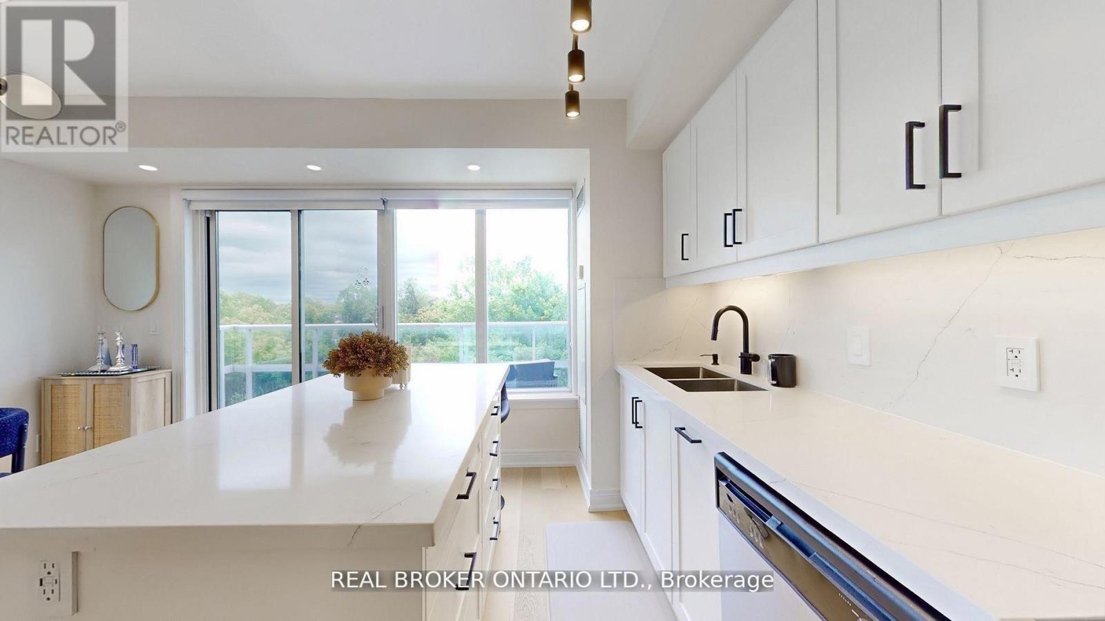 415 - 701 Sheppard Avenue W, Toronto, Ontario  M3H 0B2 - Photo 9 - C13179262