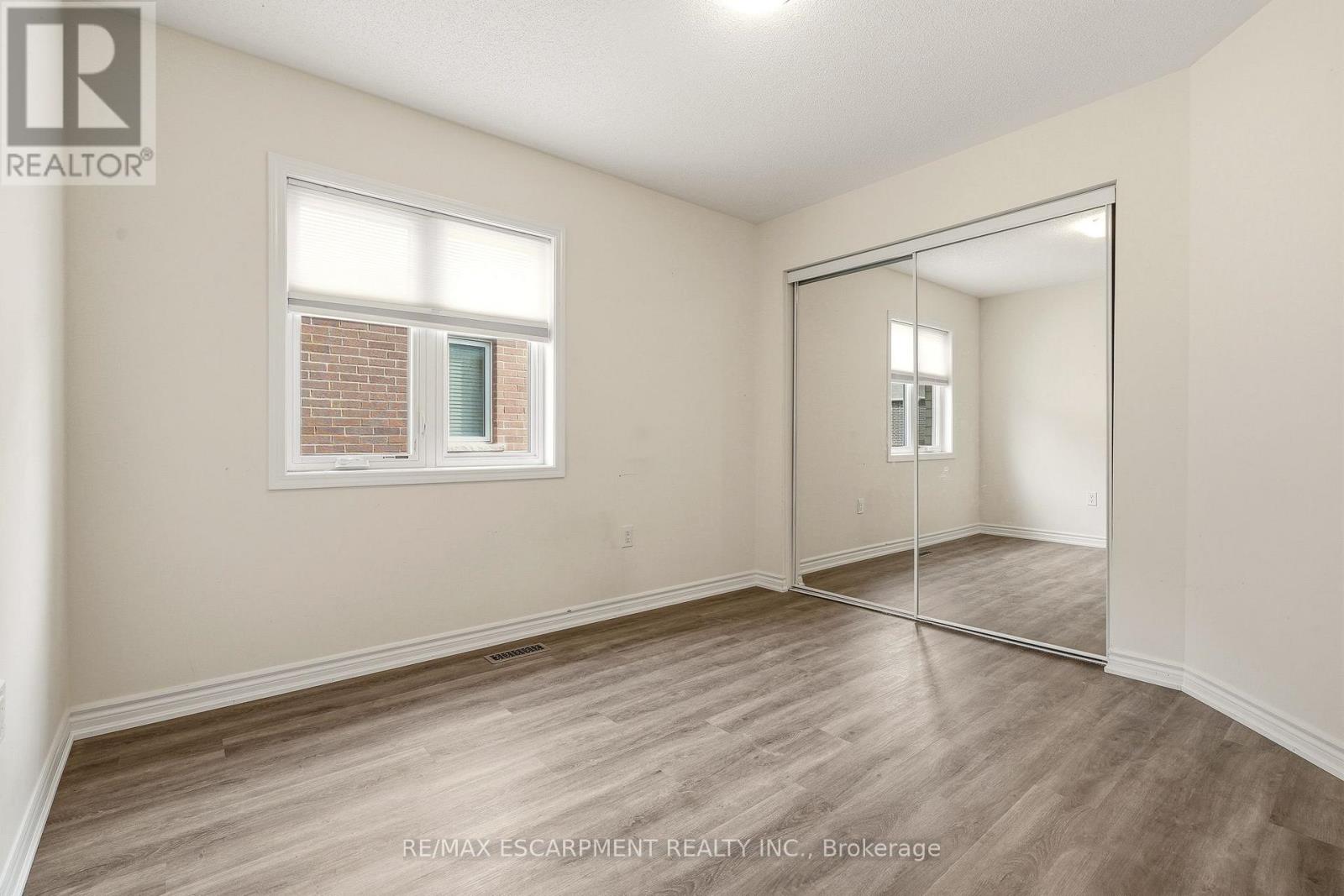 1364 Sycamore Garden, Milton, Ontario  L9E 1R3 - Photo 35 - W13175164