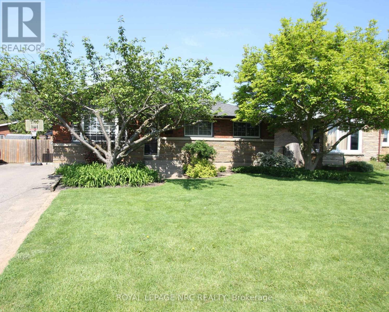 9 GREENHILL DRIVE, Thorold, Ontario