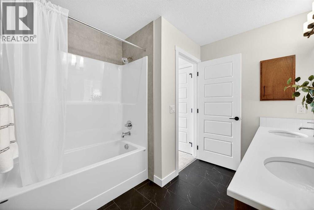 424 Fireside Drive, Cochrane, Alberta  T4C 3E1 - Photo 26 - A2275874