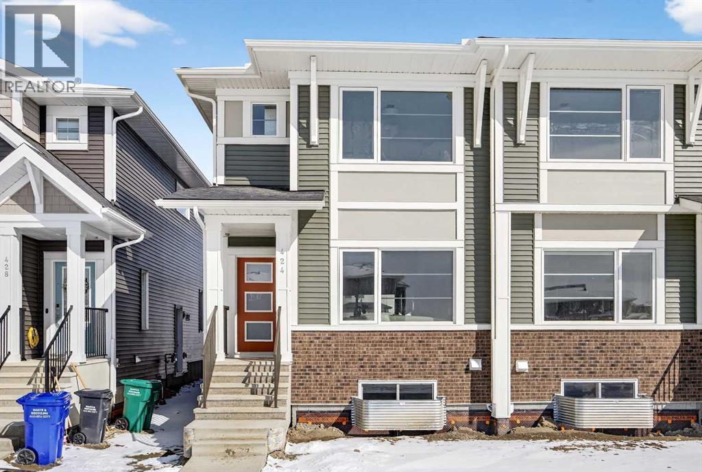 424 Fireside Drive, Cochrane, Alberta  T4C 3E1 - Photo 1 - A2275874
