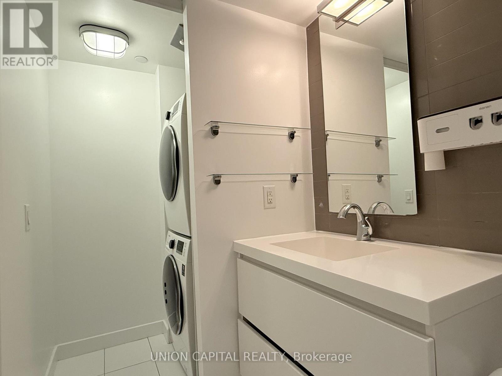 1502 - 85 Queens Wharf Road, Toronto, Ontario  M5V 0J9 - Photo 11 - C13187766