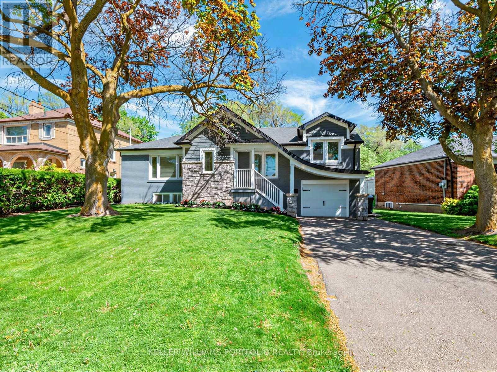 81 LYNNHAVEN ROAD N, Toronto, Ontario