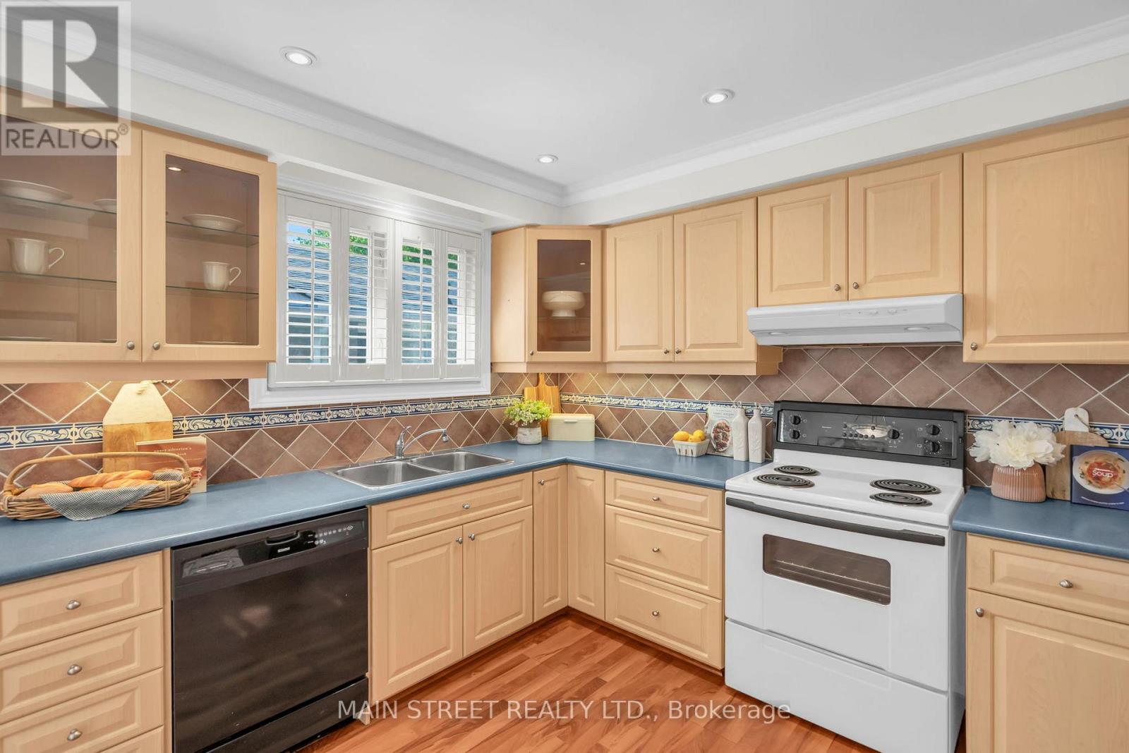 150 Angus Drive, Toronto, Ontario  M2J 2X1 - Photo 8 - C13188786