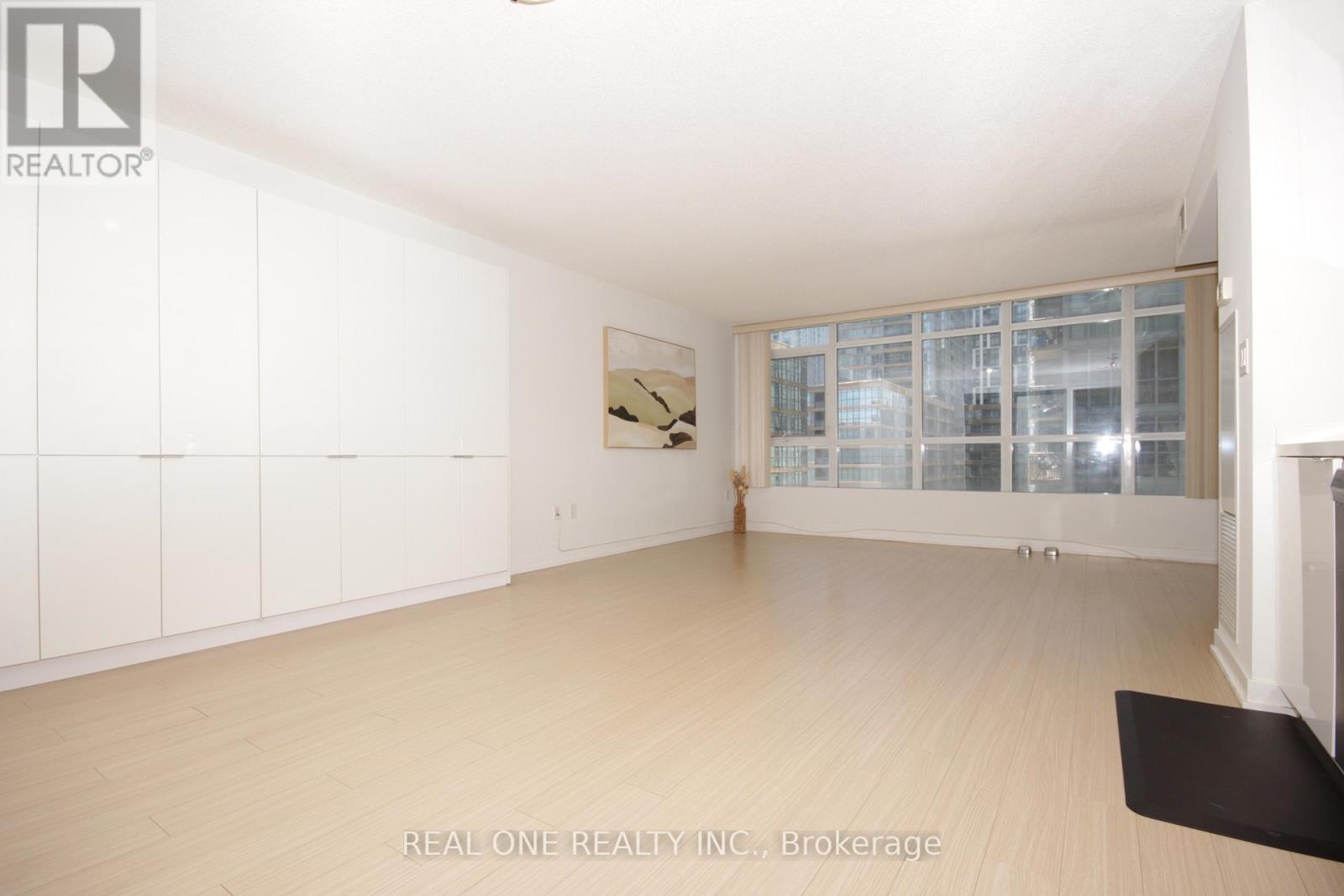 727 - 10 Capreol Court, Toronto, Ontario  M5V 4B3 - Photo 9 - C13189058