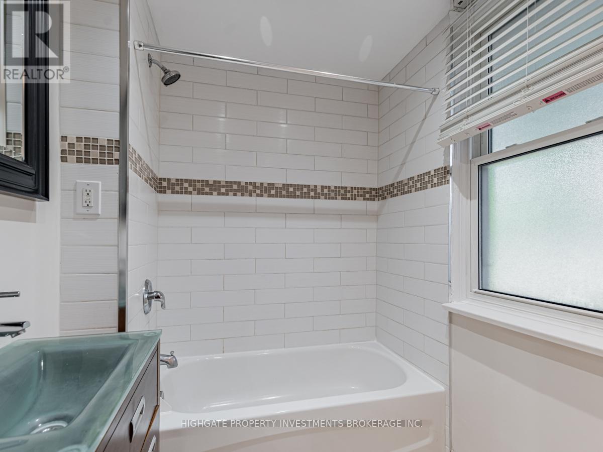 Main - 410 Palmerston Boulevard, Toronto, Ontario  M6G 2N8 - Photo 17 - C13189312