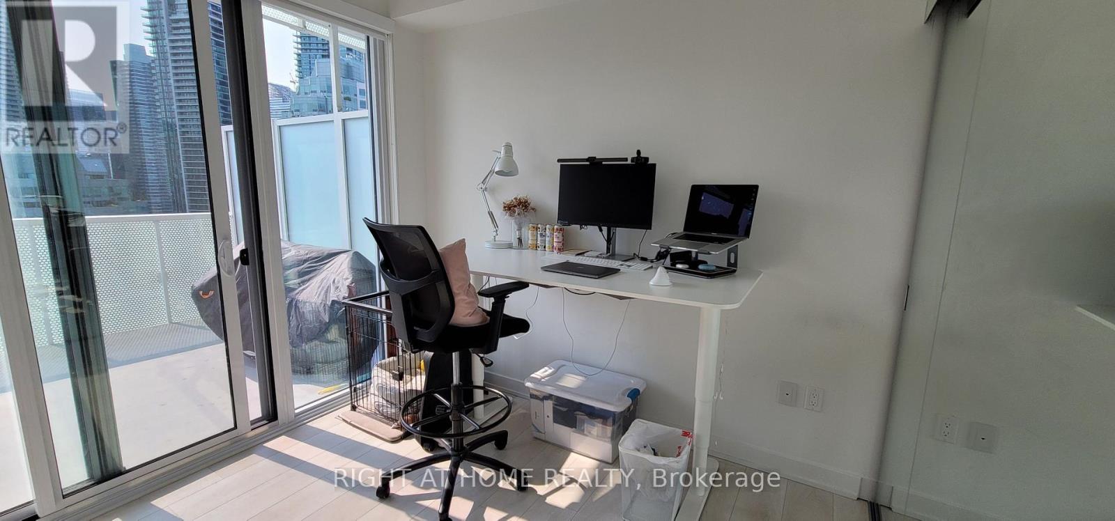 2404 - 15 Queens Quay E, Toronto, Ontario  M5E 0A5 - Photo 16 - C13189372