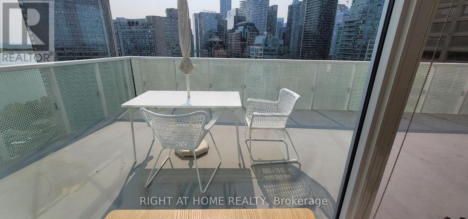 2404 - 15 Queens Quay E, Toronto, Ontario  M5E 0A5 - Photo 8 - C13189372