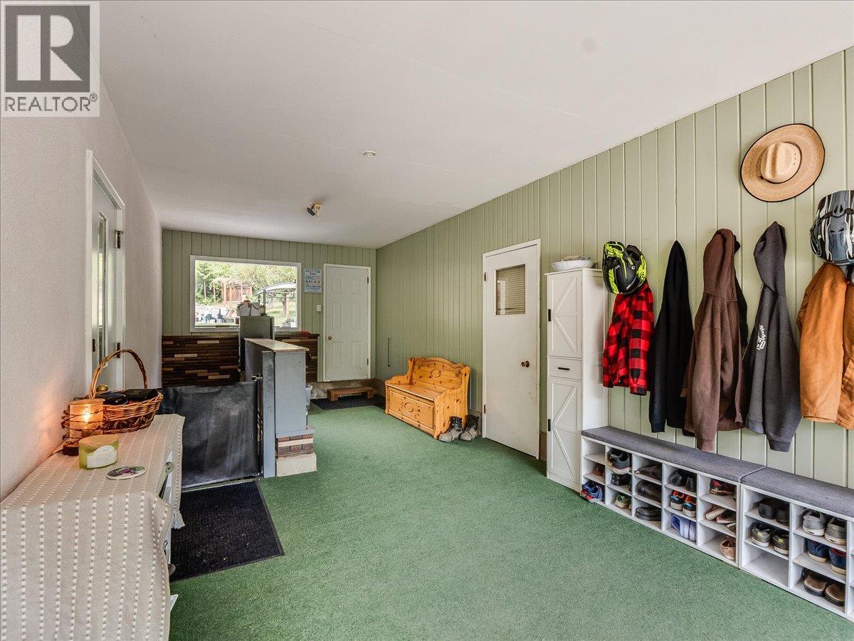 2927 Upper Levels Road, Robson, British Columbia  V0G 1X0 - Photo 39 - 10387650