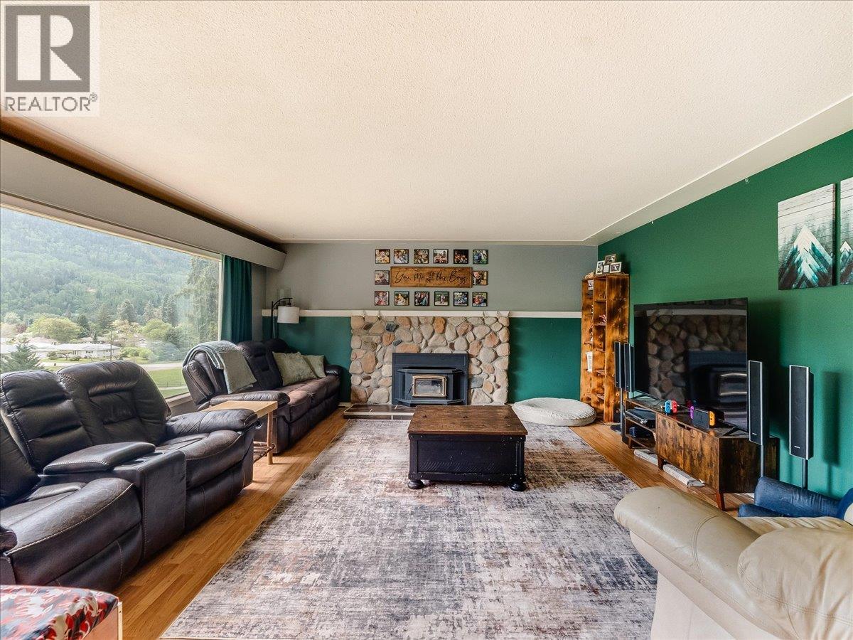 2927 Upper Levels Road, Robson, British Columbia  V0G 1X0 - Photo 50 - 10387650