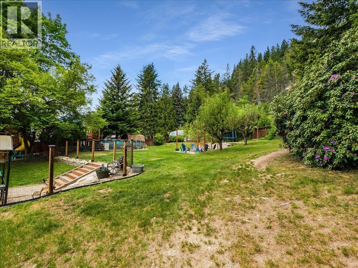 2927 Upper Levels Road, Robson, British Columbia  V0G 1X0 - Photo 15 - 10387650