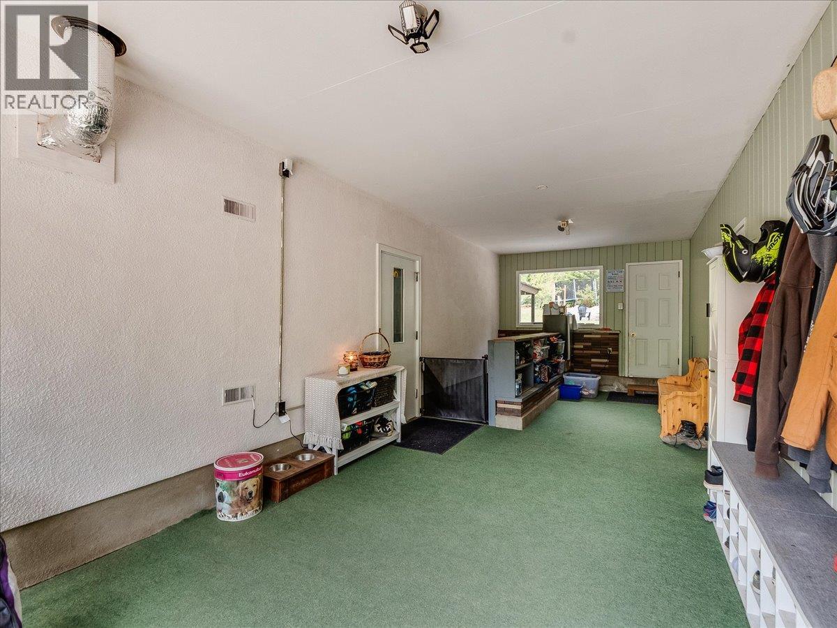 2927 Upper Levels Road, Robson, British Columbia  V0G 1X0 - Photo 38 - 10387650