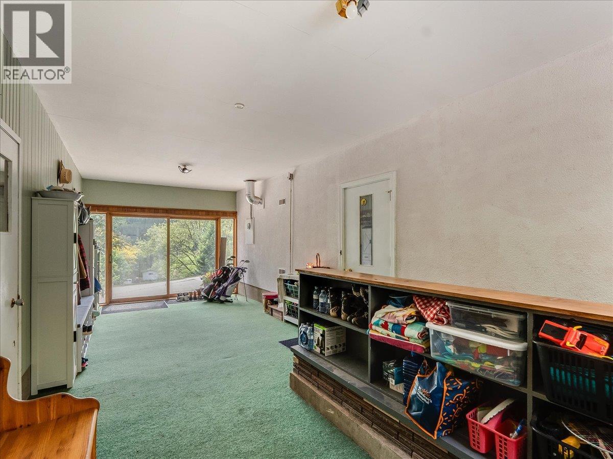 2927 Upper Levels Road, Robson, British Columbia  V0G 1X0 - Photo 37 - 10387650