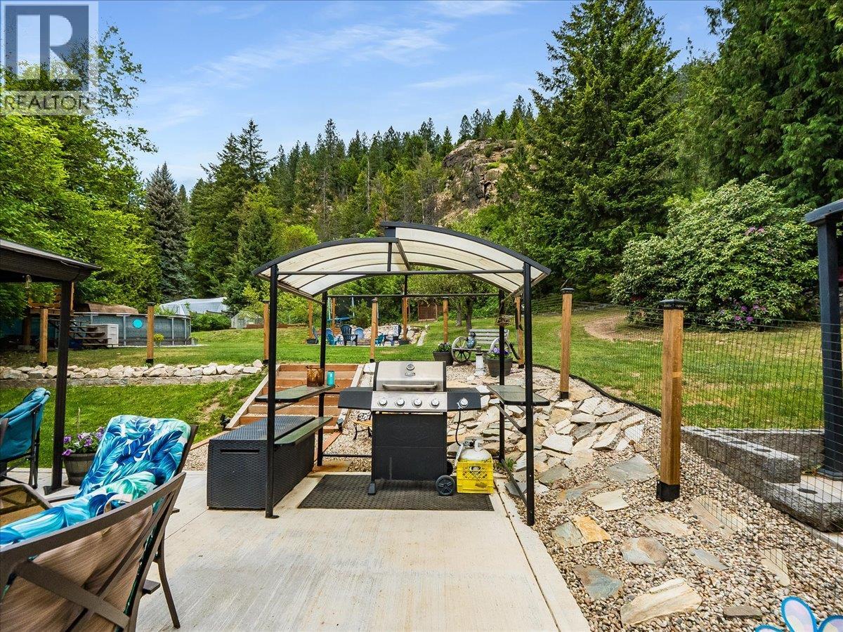 2927 Upper Levels Road, Robson, British Columbia  V0G 1X0 - Photo 19 - 10387650